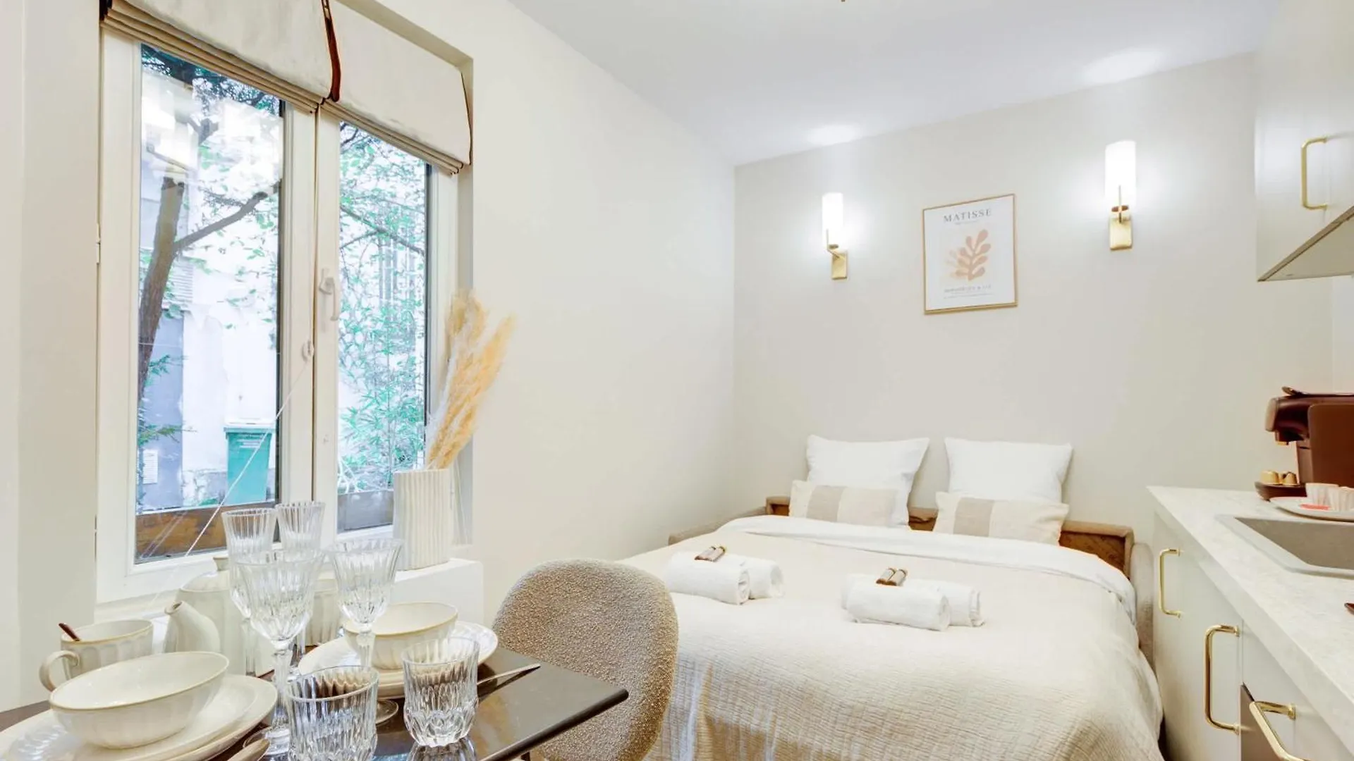 Charming Studio With A-C París