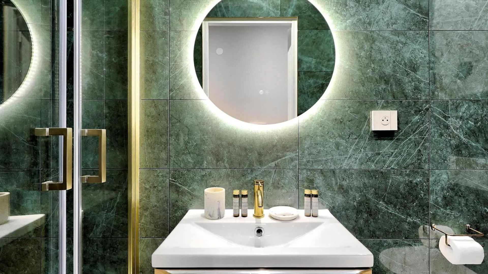 Apartment Charming Studio With A-C Paris