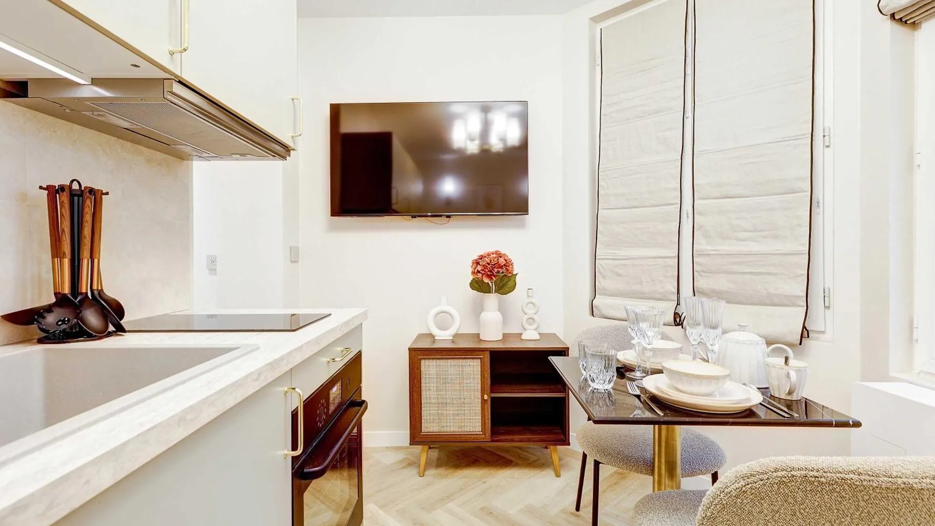 Charming Studio With A-C Paris Apartment